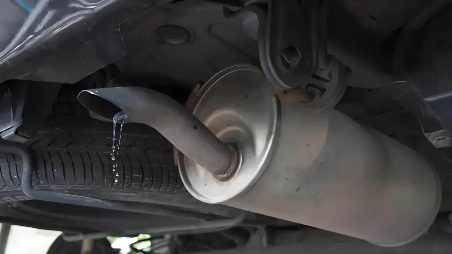 Why-water-comes-out-of-car-exhaust